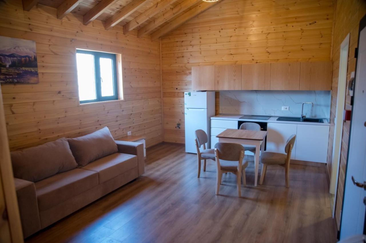 Bujtina Siar Hotell Pogradec Exteriör bild