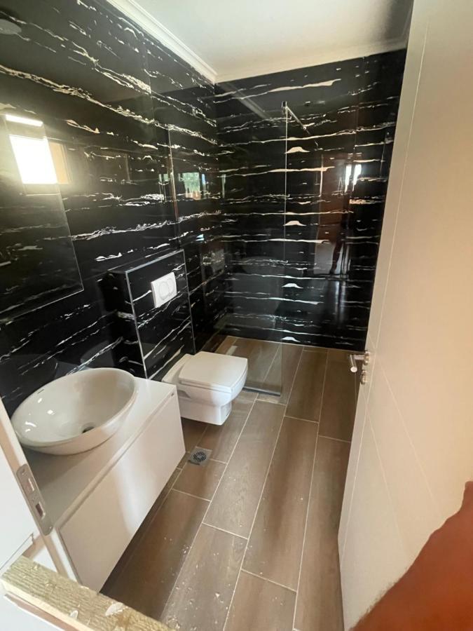 Bujtina Siar Hotell Pogradec Exteriör bild
