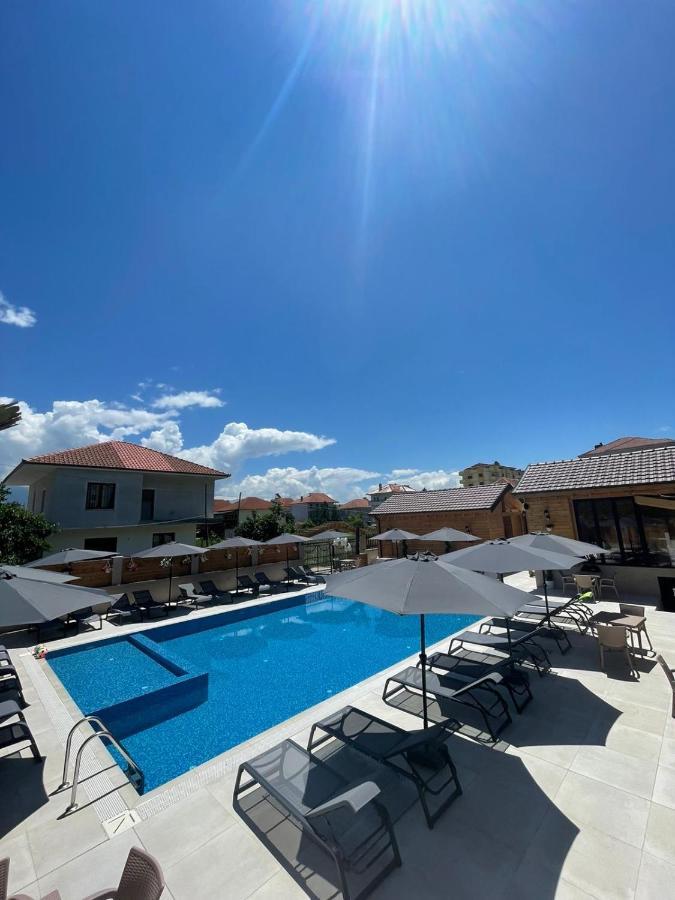 Bujtina Siar Hotell Pogradec Exteriör bild