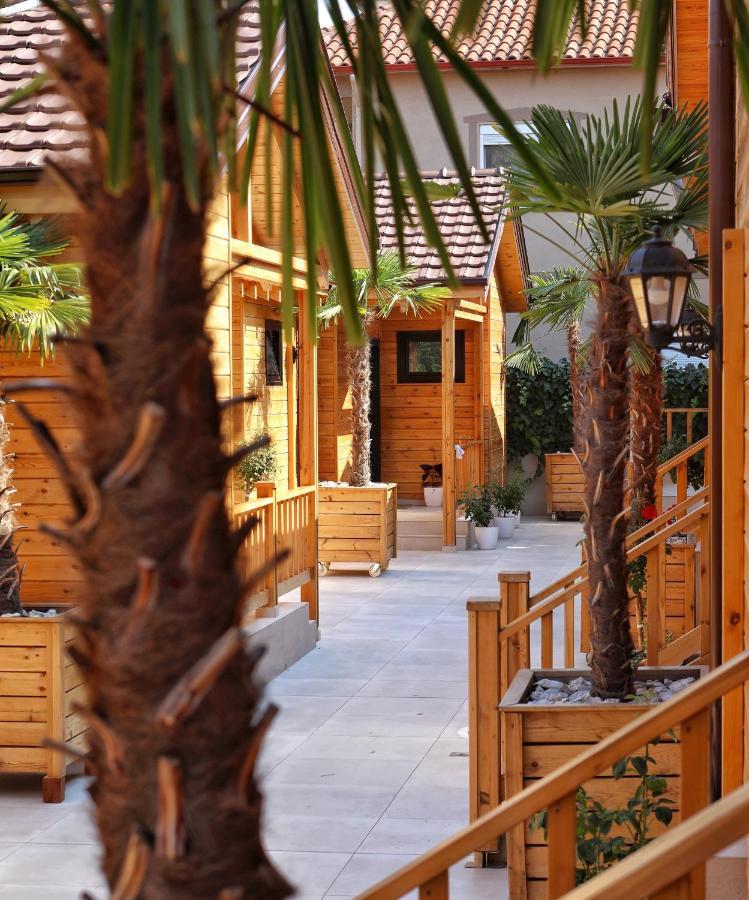 Bujtina Siar Hotell Pogradec Exteriör bild