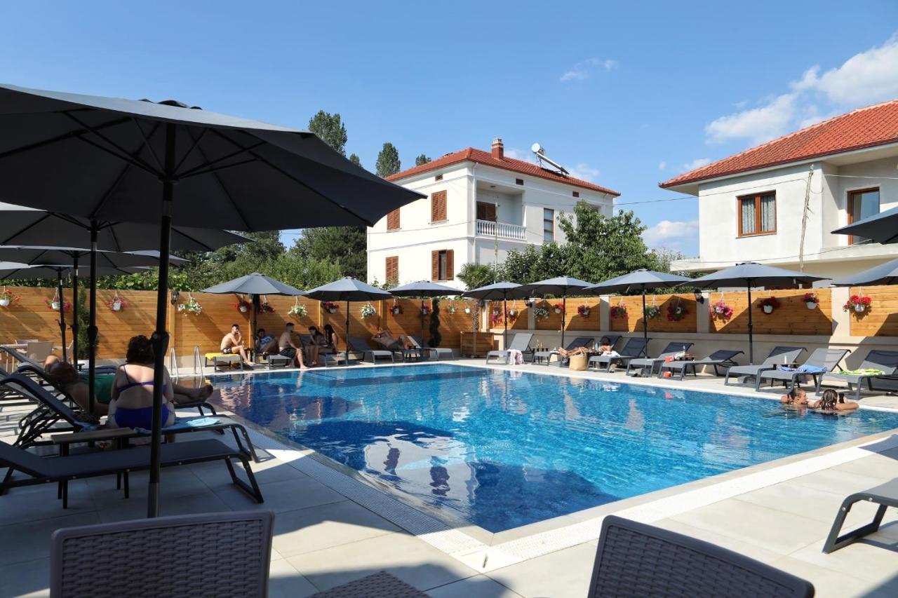 Bujtina Siar Hotell Pogradec Exteriör bild