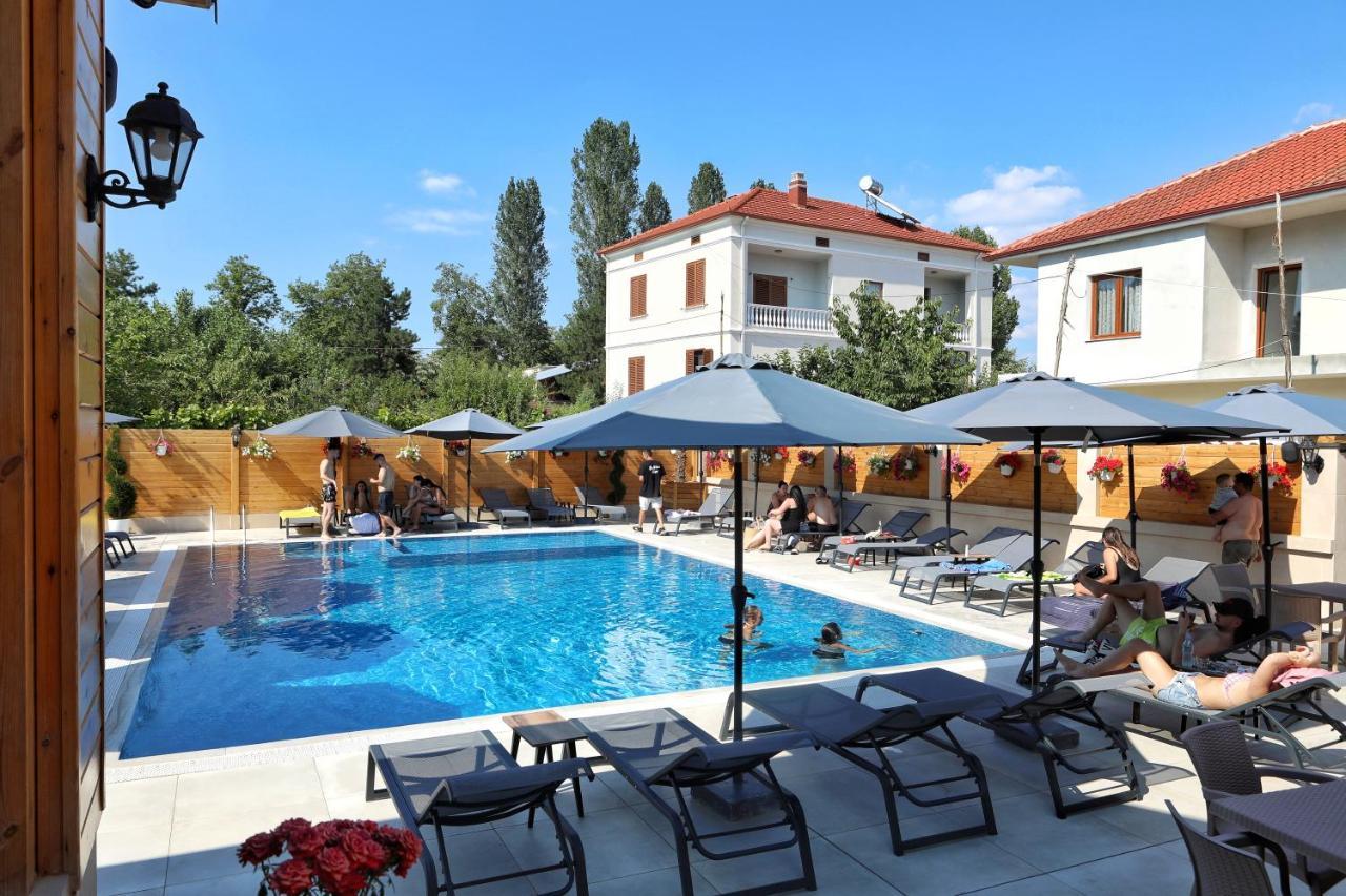 Bujtina Siar Hotell Pogradec Exteriör bild