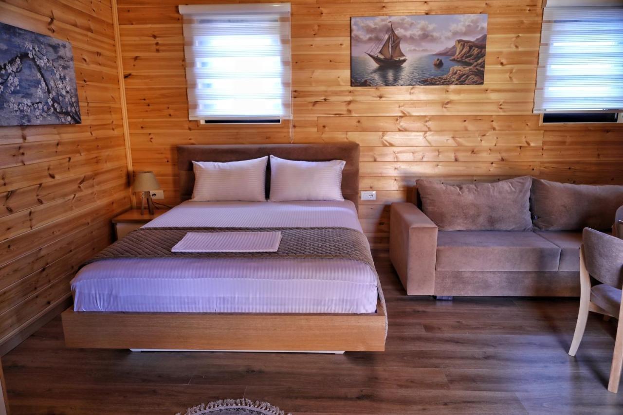 Bujtina Siar Hotell Pogradec Exteriör bild
