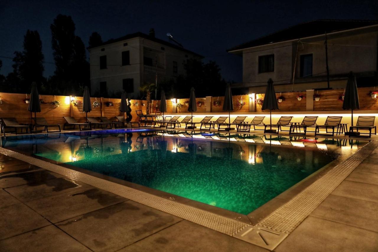 Bujtina Siar Hotell Pogradec Exteriör bild